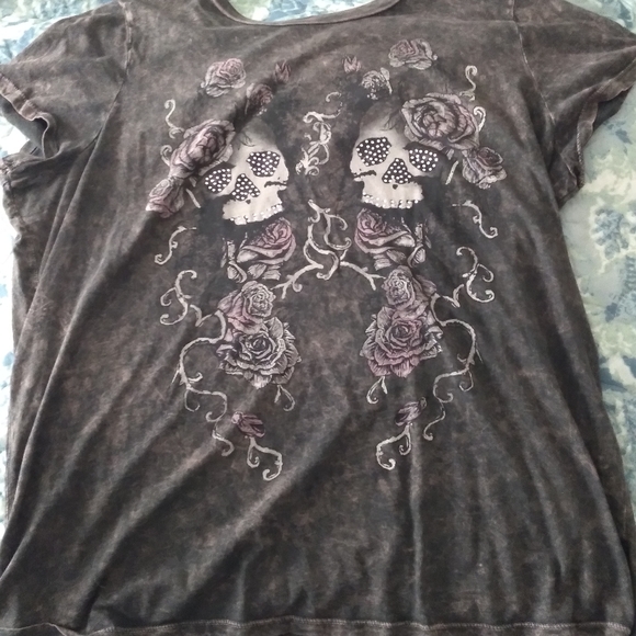 LA TEEZ Tops - Brown skull t-shirt
